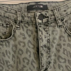 Like new Joes size 28 kaki green and black jeans
